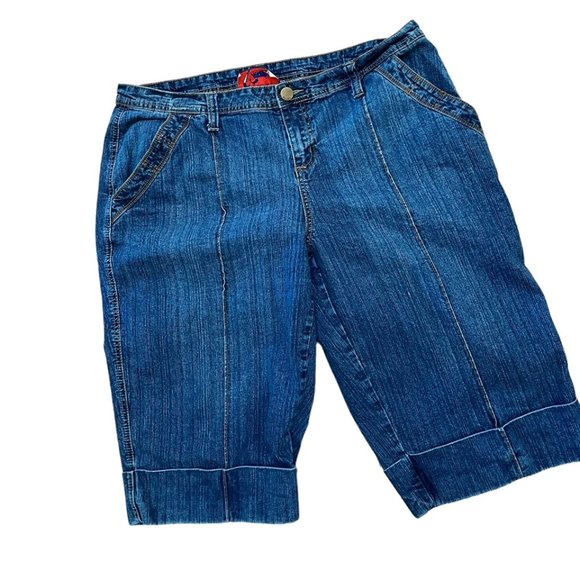 Wah Jean Capri - Picture 1 of 2